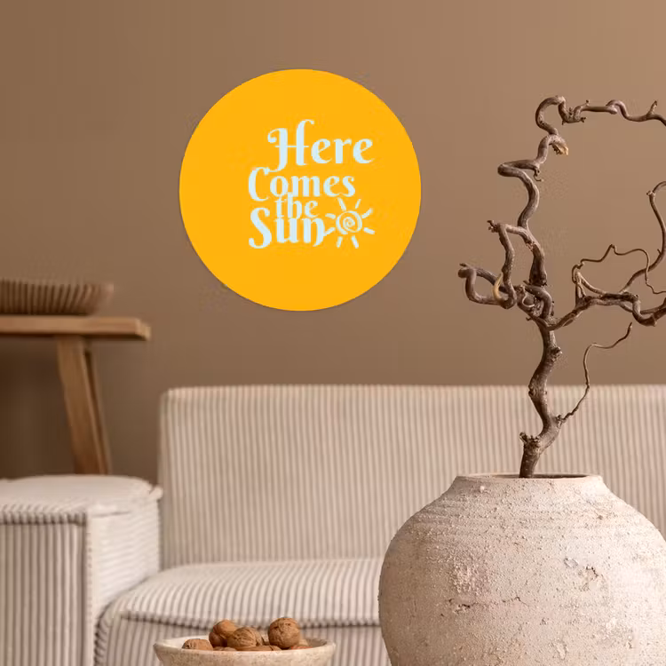 Geel - Blauw - Here comes the sun Wandcirkel behangsticker klein -sfeer1