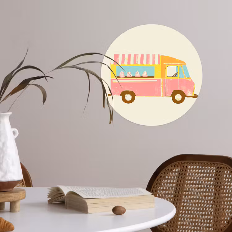 Ijskar - Retro - Softijsjes - Roze Wandcirkel behangsticker klein -sfeer3