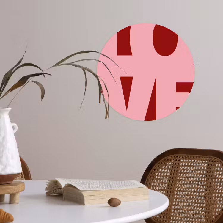 Love - Rood - Blokletters Wandcirkel behangsticker klein -sfeer3