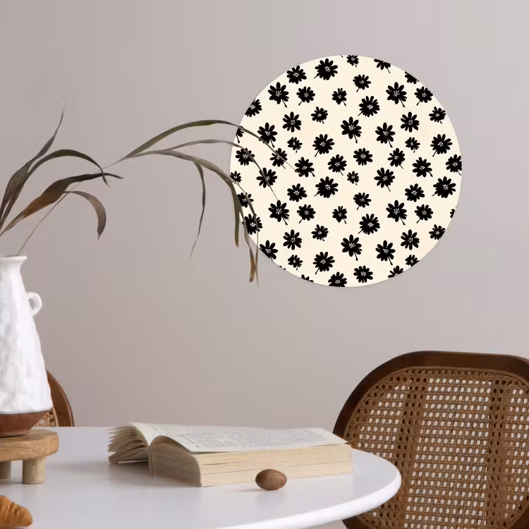 Madeliefjes - Grafisch - Zwart - Beige Wandcirkel behangsticker klein 186 -sfeer3