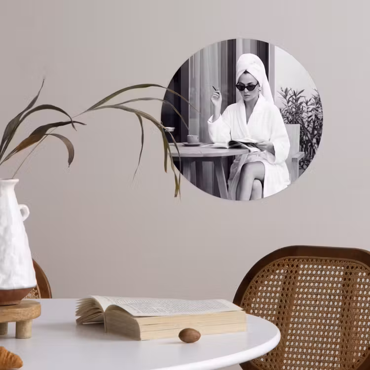 Modern - Vrouw - Zwart - Wit Wandcirkel behangsticker klein -sfeer3