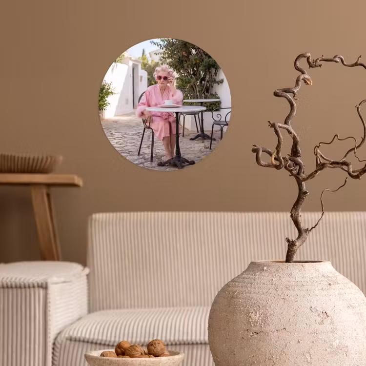 Ochtendjas - Krulspelden - Roze Wandcirkel behangsticker klein -sfeer1