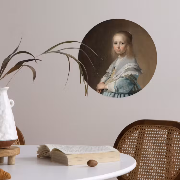 Portret van een meisje in het blauw - Schilderij van Johannes Cornelisz. Verspronck Wandcirkel behangsticker klein -sfeer3