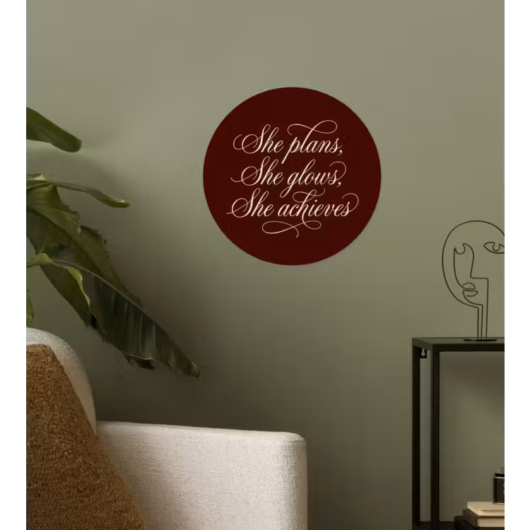 She plans she glows she achieves - Rood - Cursief Wandcirkel behangsticker klein -sfeer2