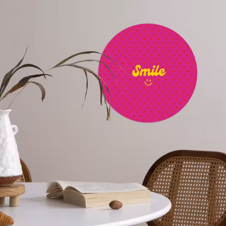 Smile - Stippen - Geel - Smiley - Roze Wandcirkel behangsticker klein -sfeer3