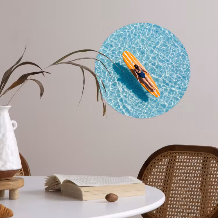 Surfboard - Water - Badpak - Oranje Wandcirkel behangsticker klein -sfeer3