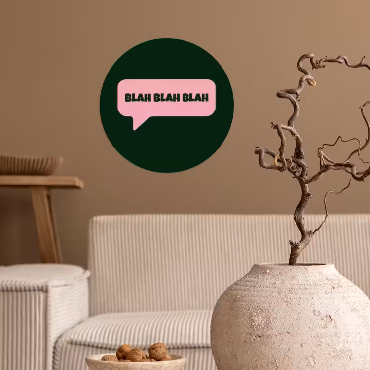 Tekstwolk - BLAH BLAH BLAH - Roze Wandcirkel behangsticker klein -sfeer1