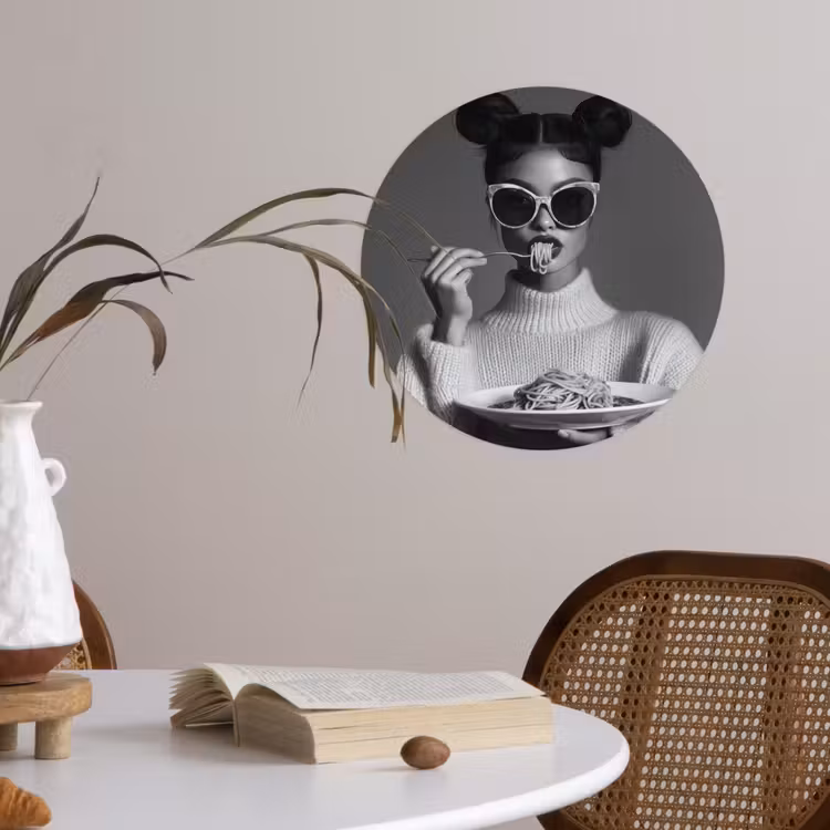 Vrouw - Pasta - Zonnebril Wandcirkel behangsticker klein -sfeer3