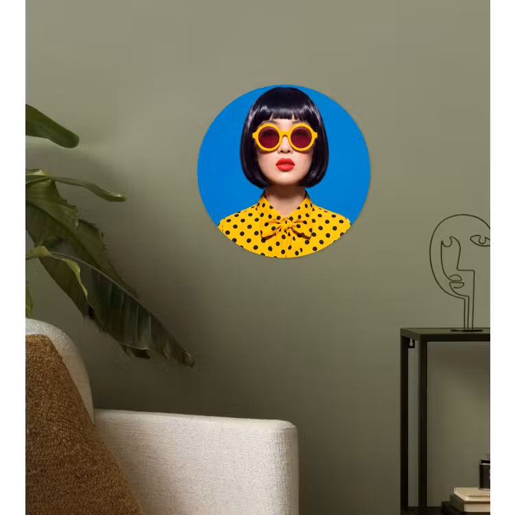 Vrouw - Zonnebril - Pop Art - Portret - Geel Wandcirkel behangsticker klein -sfeer2