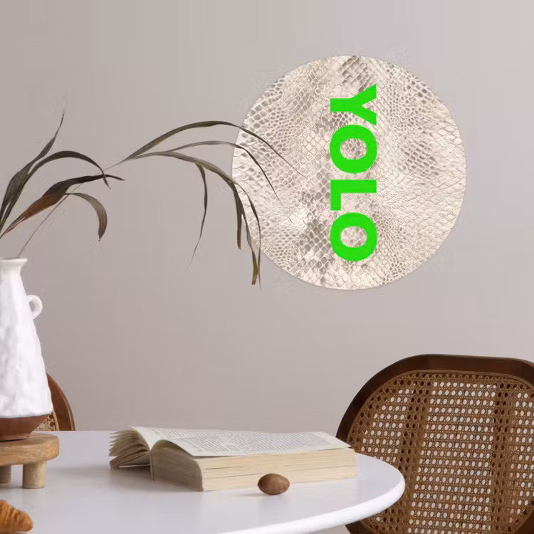 YOLO - Groen - Neon - Slangenprnt Wandcirkel behangsticker klein -sfeer3