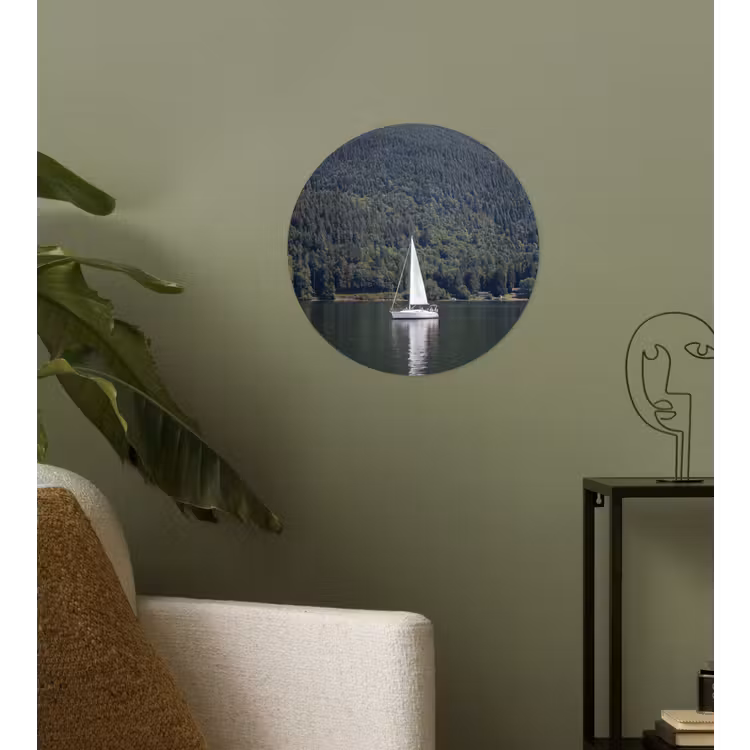 Zeilboot - Water - Bergen - Natuur - Groen Wandcirkel behangsticker klein -sfeer2