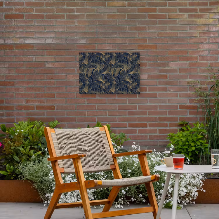 Abstract - Lijnen - Blauw - Goud Tuinposter op houten frame 2 cm dik klein 845 -sfeer3