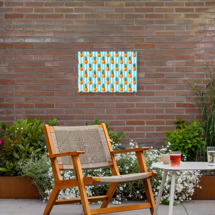 Ananas - Strepen - Groen Tuinposter op houten frame 2 cm dik klein 845 -sfeer3