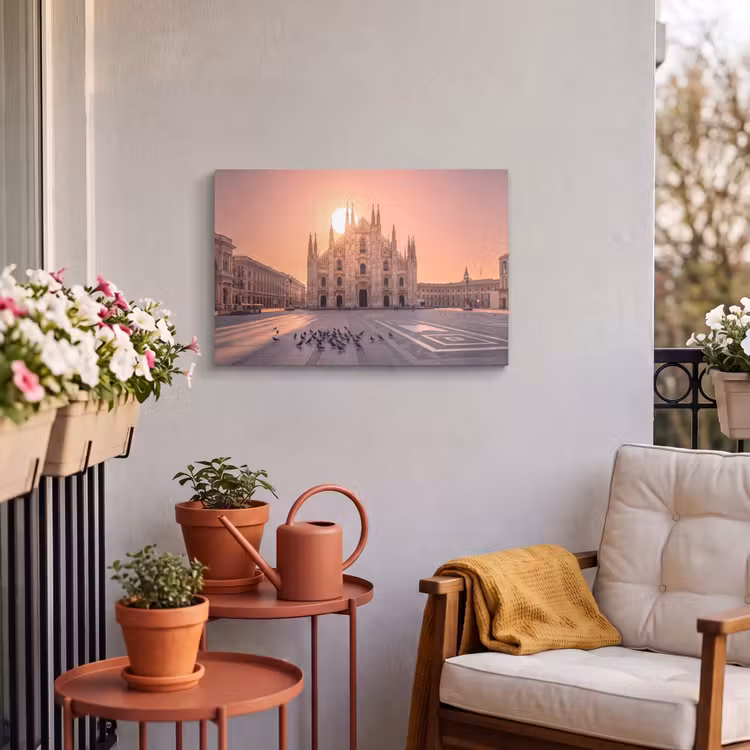Architectuur - Milaan - Plein - Zonsopgang - Oranje Tuinposter op houten frame 2 cm dik klein -sfeer1