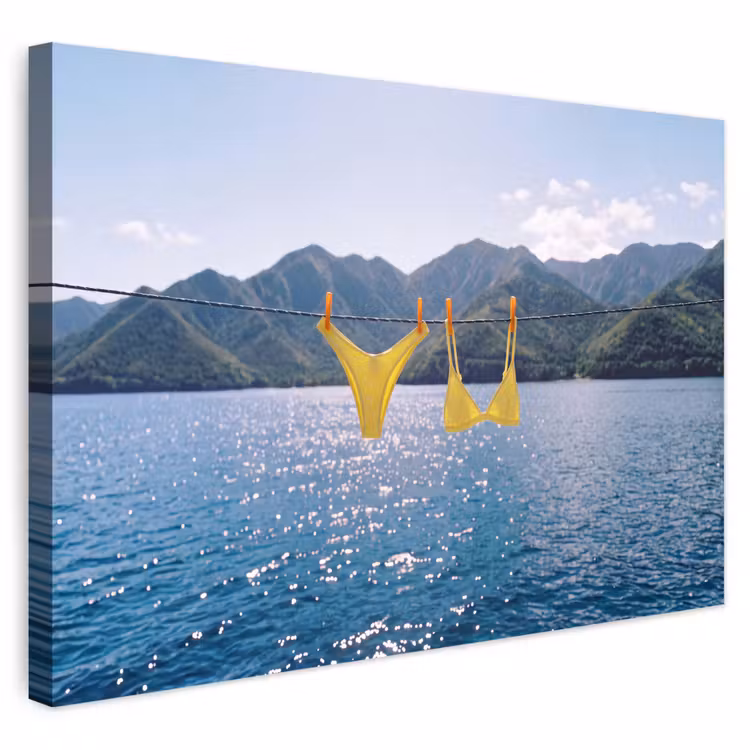 Badmode - Bikini - Zee - Bergen - Geel Tuinposter op houten frame 2 cm dik klein -3d