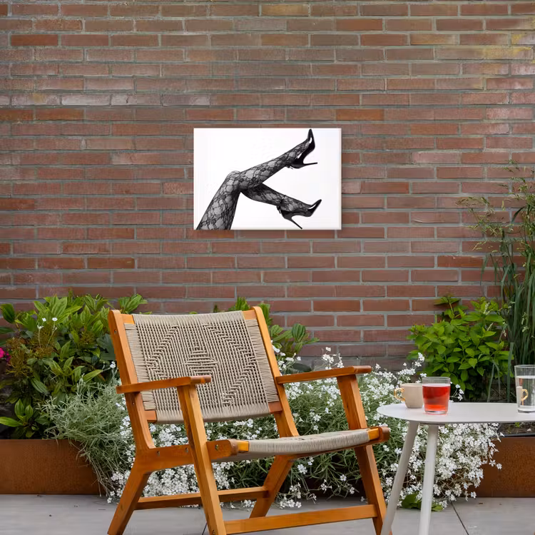 Benen - Kant - Hakken - Zwart - Wit - Uitdagend Tuinposter op houten frame 2 cm dik klein -sfeer3