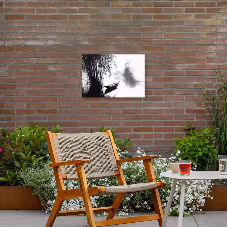 Boot - Rivier - Bamboe - Wit Tuinposter op houten frame 2 cm dik klein -sfeer3