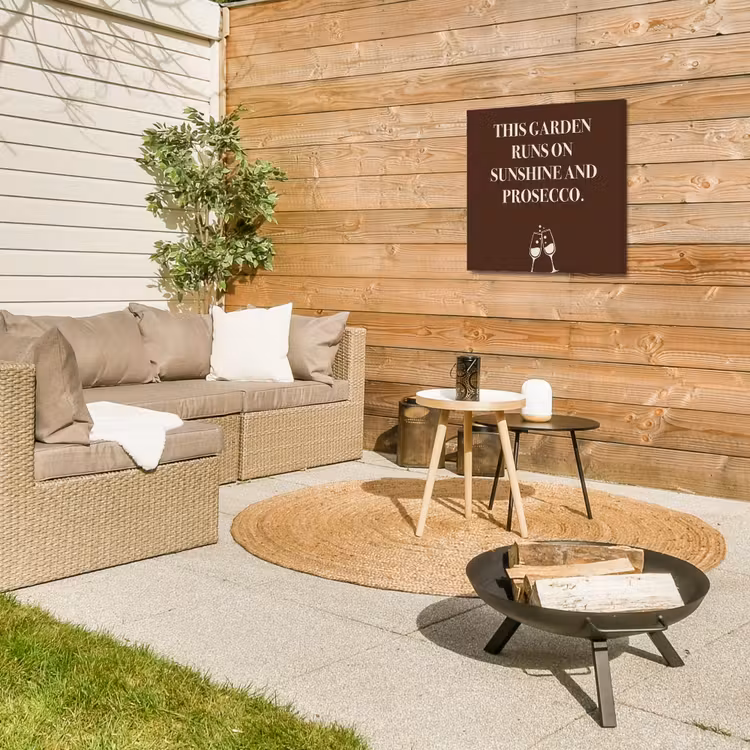 Bruin - Zomer - Quote - Drinken Tuinposter op houten frame 2 cm dik middel -sfeer2
