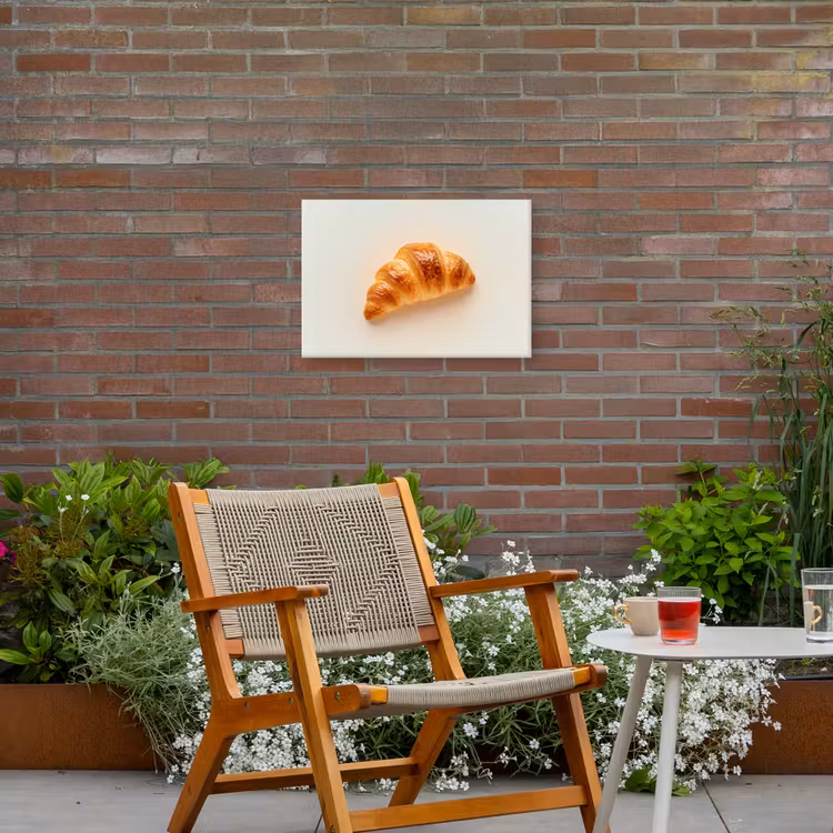 Croissant - Brood - Beige Tuinposter op houten frame 2 cm dik klein -sfeer3