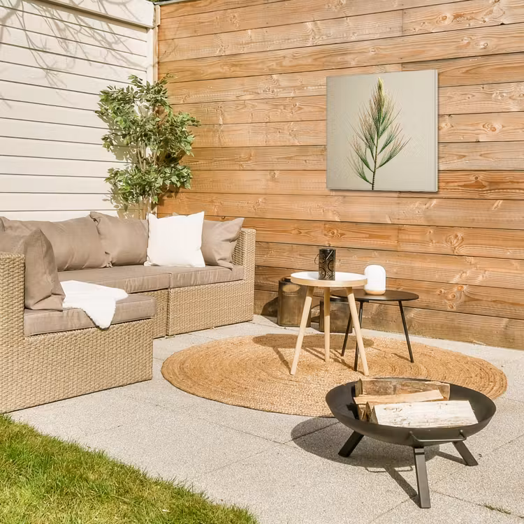 Dennentak - Naaldvormige bladeren - Lichtgroen Tuinposter op houten frame 2 cm dik middel -sfeer2