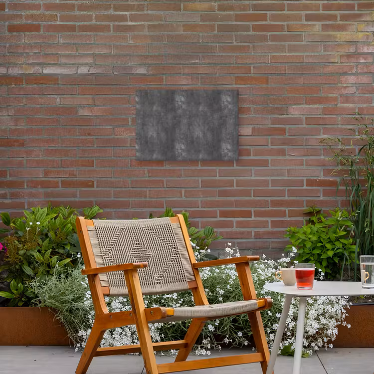 Donkergrijs - Ruw - Beton Tuinposter op houten frame 2 cm dik klein 845 -sfeer3