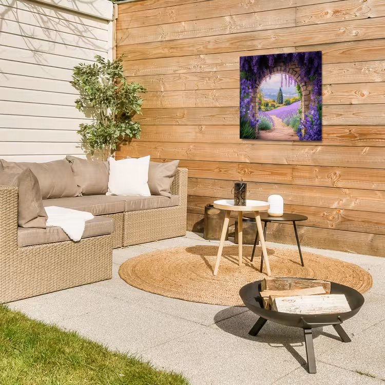 Doorkijk - Lavendel - Bloemen - Paars - Poort Tuinposter op houten frame 2 cm dik middel -sfeer2