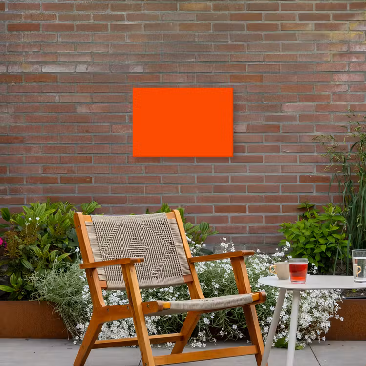 Fiery - Tangerine - Oranje Tuinposter op houten frame 2 cm dik klein 845 -sfeer3