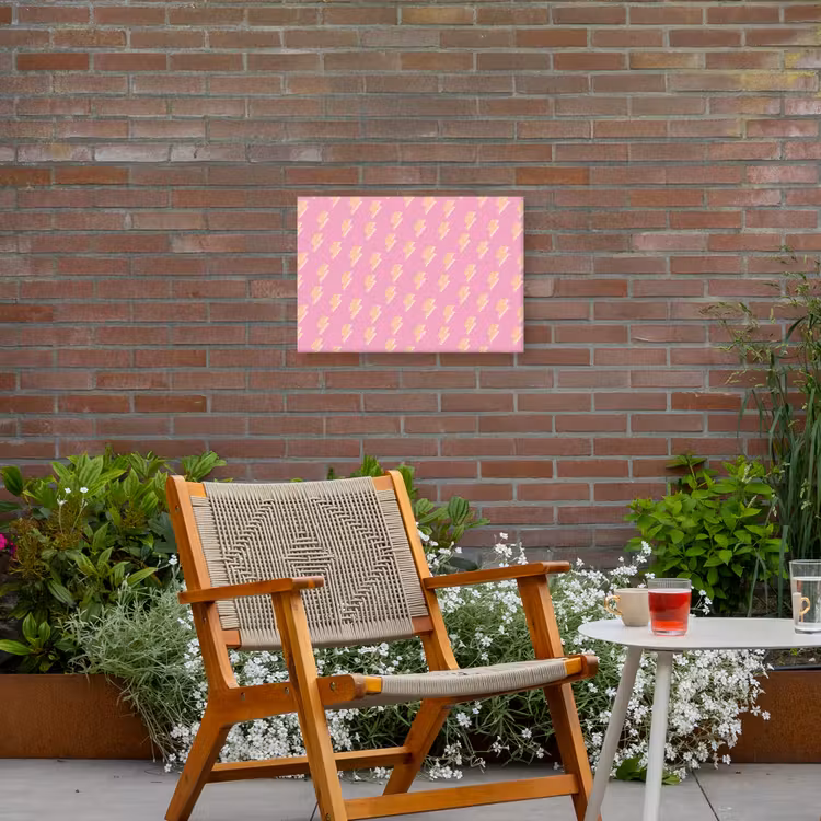 Geel - Bliksem - Roze Tuinposter op houten frame 2 cm dik klein 845 -sfeer3