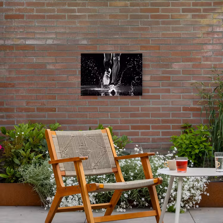 Hardloopschoenen - Rennen - Druppels - Zwart Tuinposter op houten frame 2 cm dik klein -sfeer3