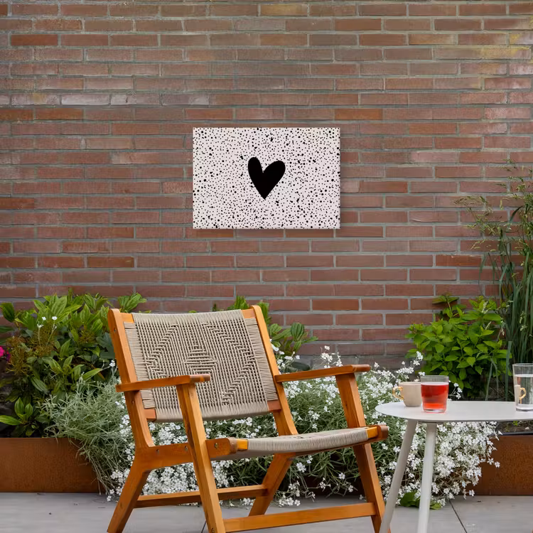 Hartje - Stippen - Beige Tuinposter op houten frame 2 cm dik klein -sfeer3