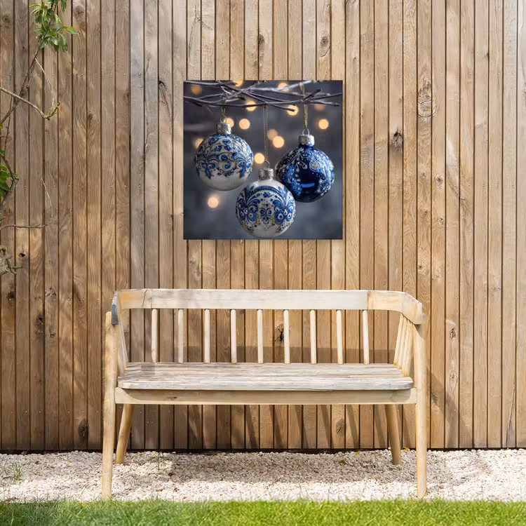 Kerstbal - Versierd - Blauw Tuinposter op houten frame 2 cm dik middel -sfeer4