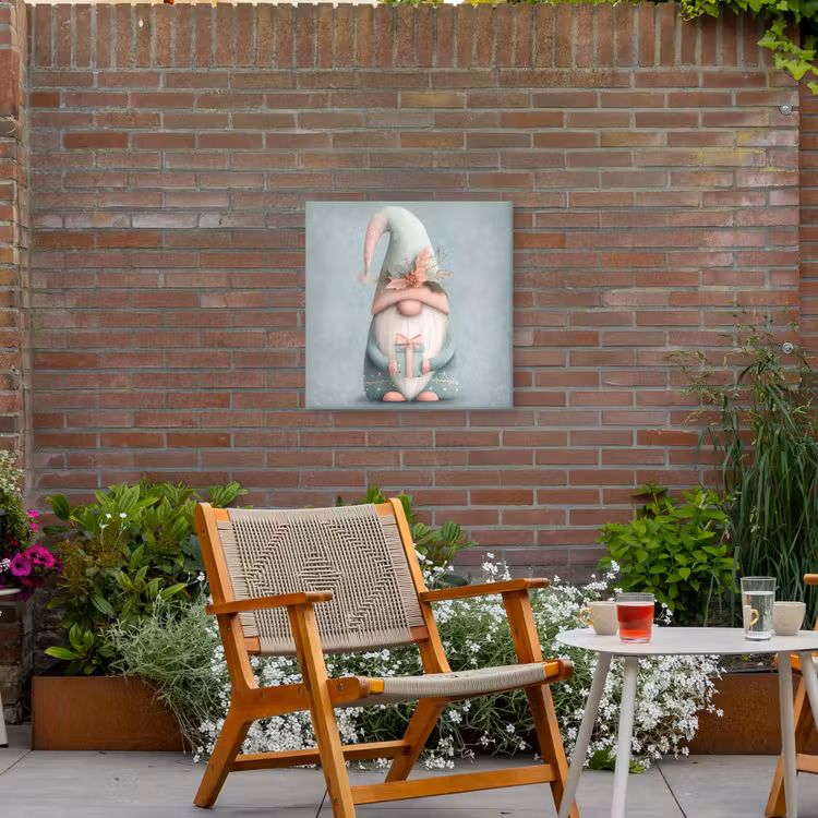 Kerstgnome - Cadeau - Groen Tuinposter op houten frame 2 cm dik middel -sfeer3