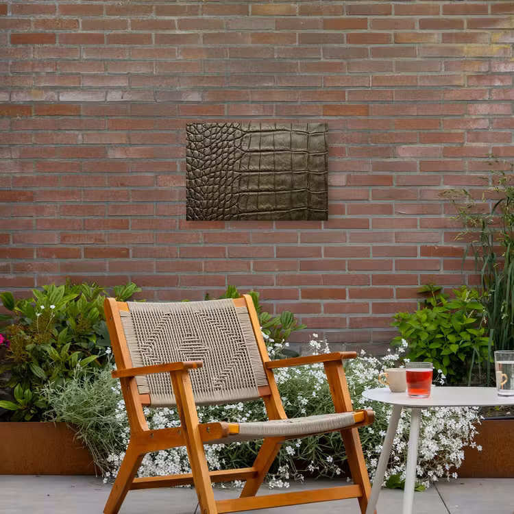 Krokodillenleer - Structuur - Groen Tuinposter op houten frame 2 cm dik klein -sfeer3