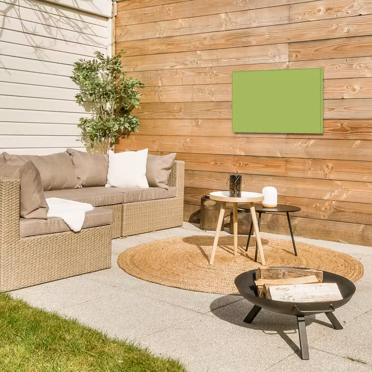 Lime - Glow - Groen Tuinposter op houten frame 2 cm dik klein 845 -sfeer2