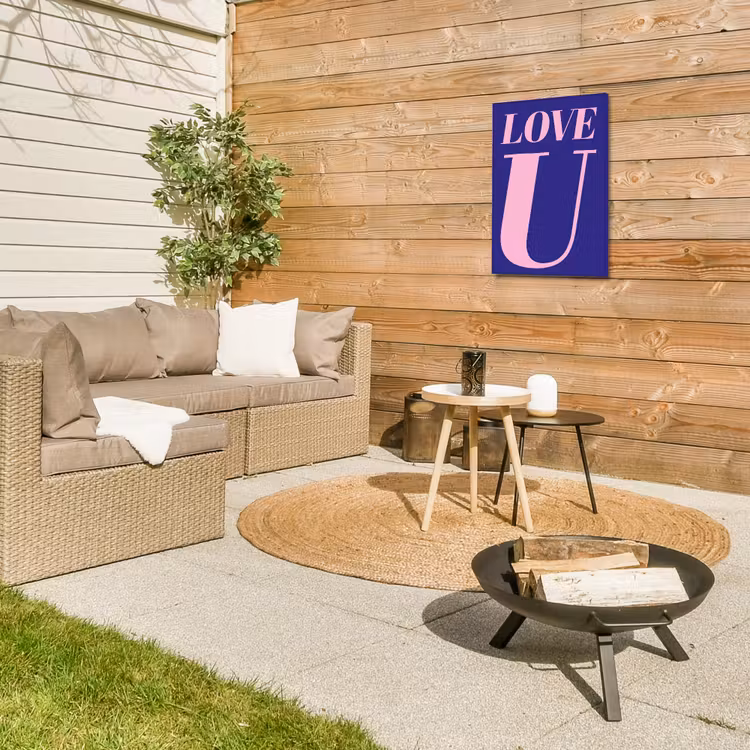 Love - Blauw - Valentijn Tuinposter op houten frame 2 cm dik klein -sfeer2