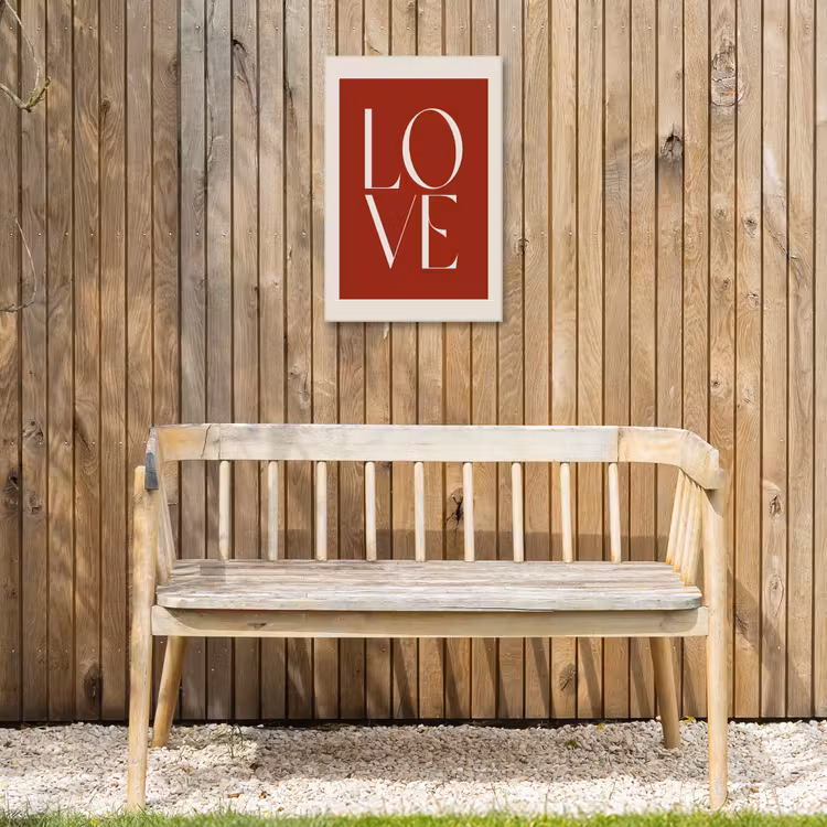 Love - Rood - Minimalistisch Tuinposter op houten frame 2 cm dik klein -sfeer4