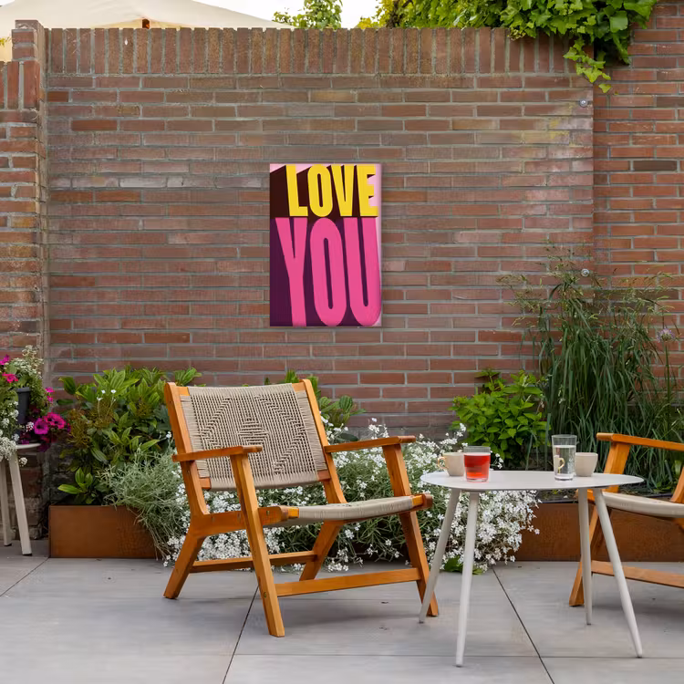 Love - Tekst - Roze - Valentijn Tuinposter op houten frame 2 cm dik klein -sfeer3
