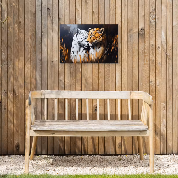 Luipaard - Oranje - Wit - Gras Tuinposter op houten frame 2 cm dik klein -sfeer4