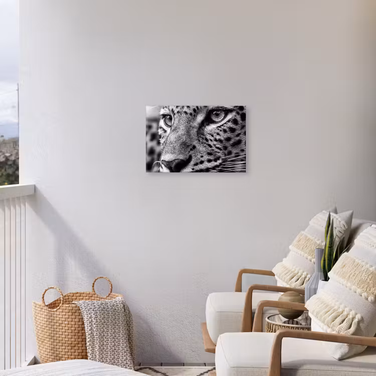 Luipaard - Zwart - Wit - Oog Tuinposter op houten frame 2 cm dik klein -sfeer1