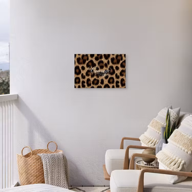 Luipaardprint - Bruin - Courage - Sierlijk Tuinposter op houten frame 2 cm dik klein -sfeer1