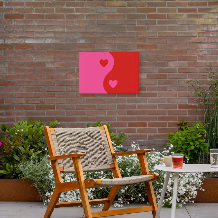 Minimalistisch - Rood - Roze - Hartjes Tuinposter op houten frame 2 cm dik klein -sfeer3