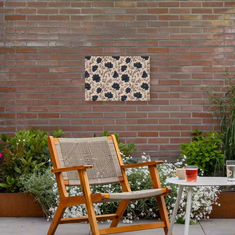 Motief - Bloemen - Zwart - Beige Tuinposter op houten frame 2 cm dik klein 845 -sfeer3