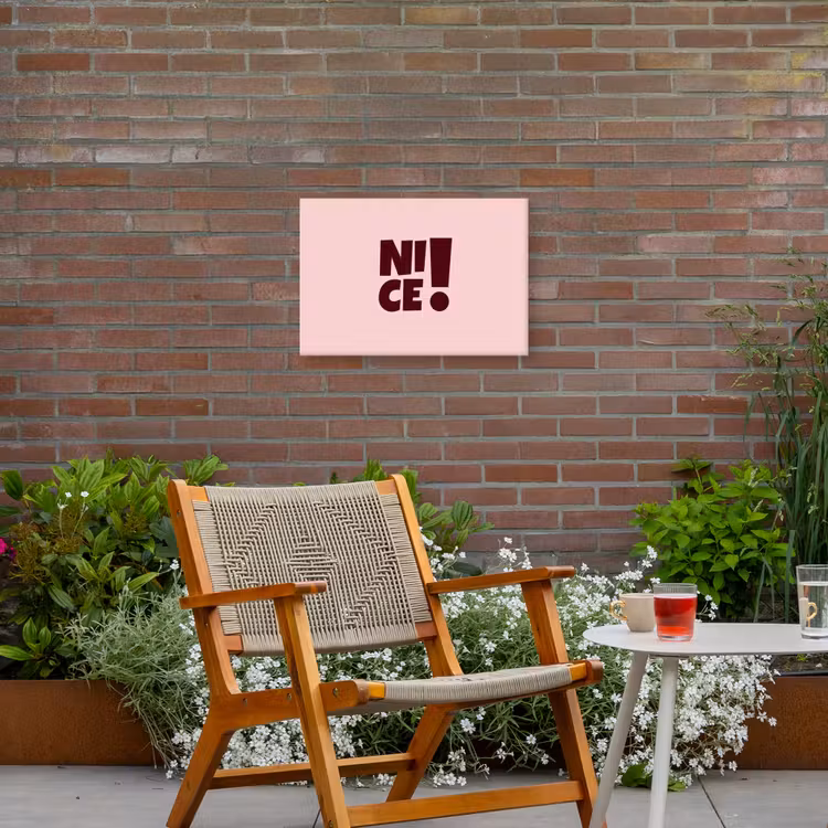 Nice - Uitroepteken - Roze Tuinposter op houten frame 2 cm dik klein -sfeer3