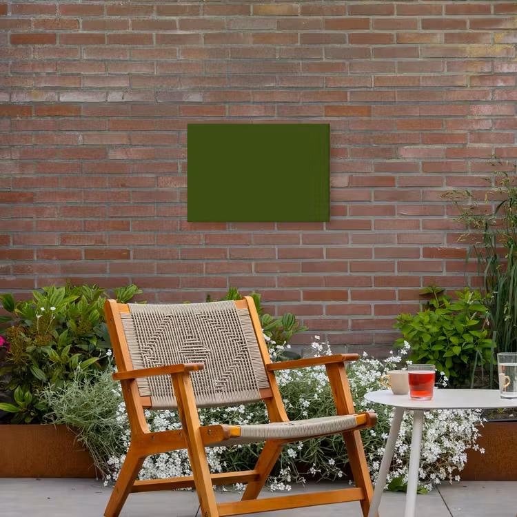 Olive - Drab - Groen Tuinposter op houten frame 2 cm dik klein 845 -sfeer3