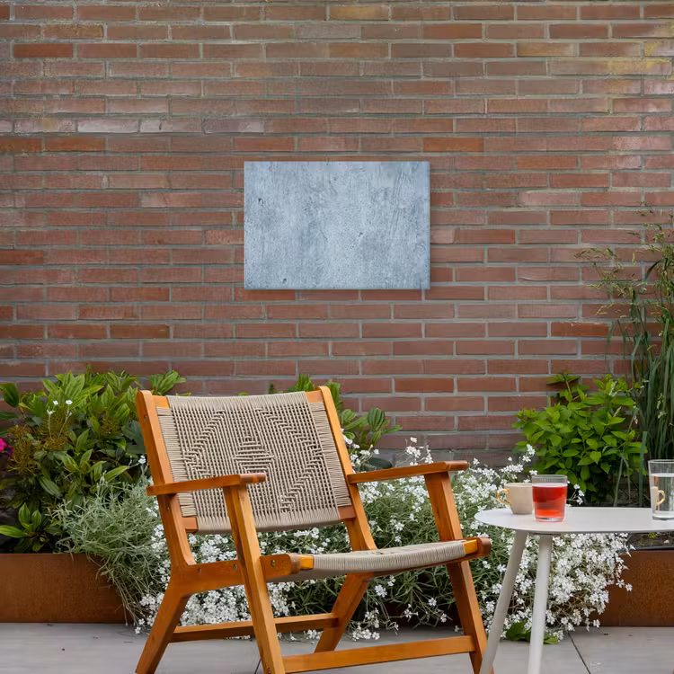 Oppervlak - Ruw - Abstract - Modern - Grijs Tuinposter op houten frame 2 cm dik klein -sfeer3