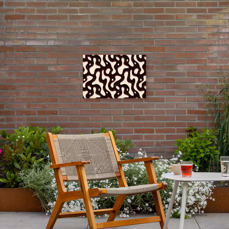 Organisch - Krachtig - Bruin Tuinposter op houten frame 2 cm dik klein 845 -sfeer3