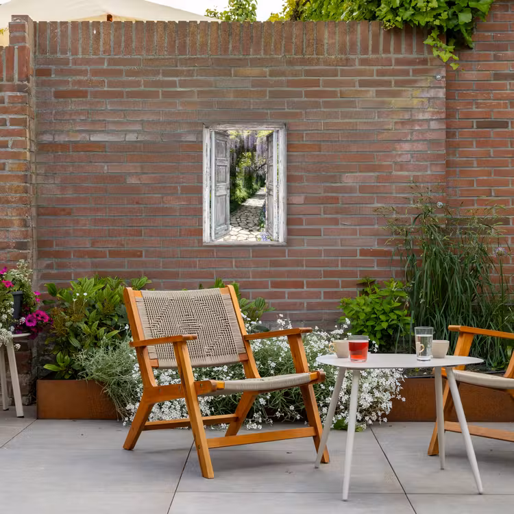 Oude deuren naar een tuinpad Tuinposter op houten frame 2 cm dik klein -sfeer3
