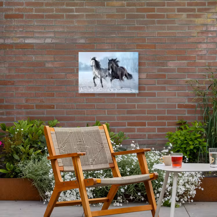 Paarden - Winter - Dieren - Natuur - Sneeuw Tuinposter op houten frame 2 cm dik klein -sfeer3