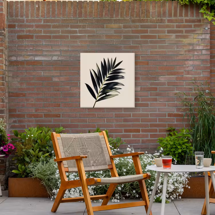 Palmblad - Subtiel - Groen - beige Tuinposter op houten frame 2 cm dik middel -sfeer3