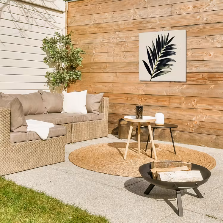 Palmblad - Subtiel - Groen - beige Tuinposter op houten frame 2 cm dik middel -sfeer2